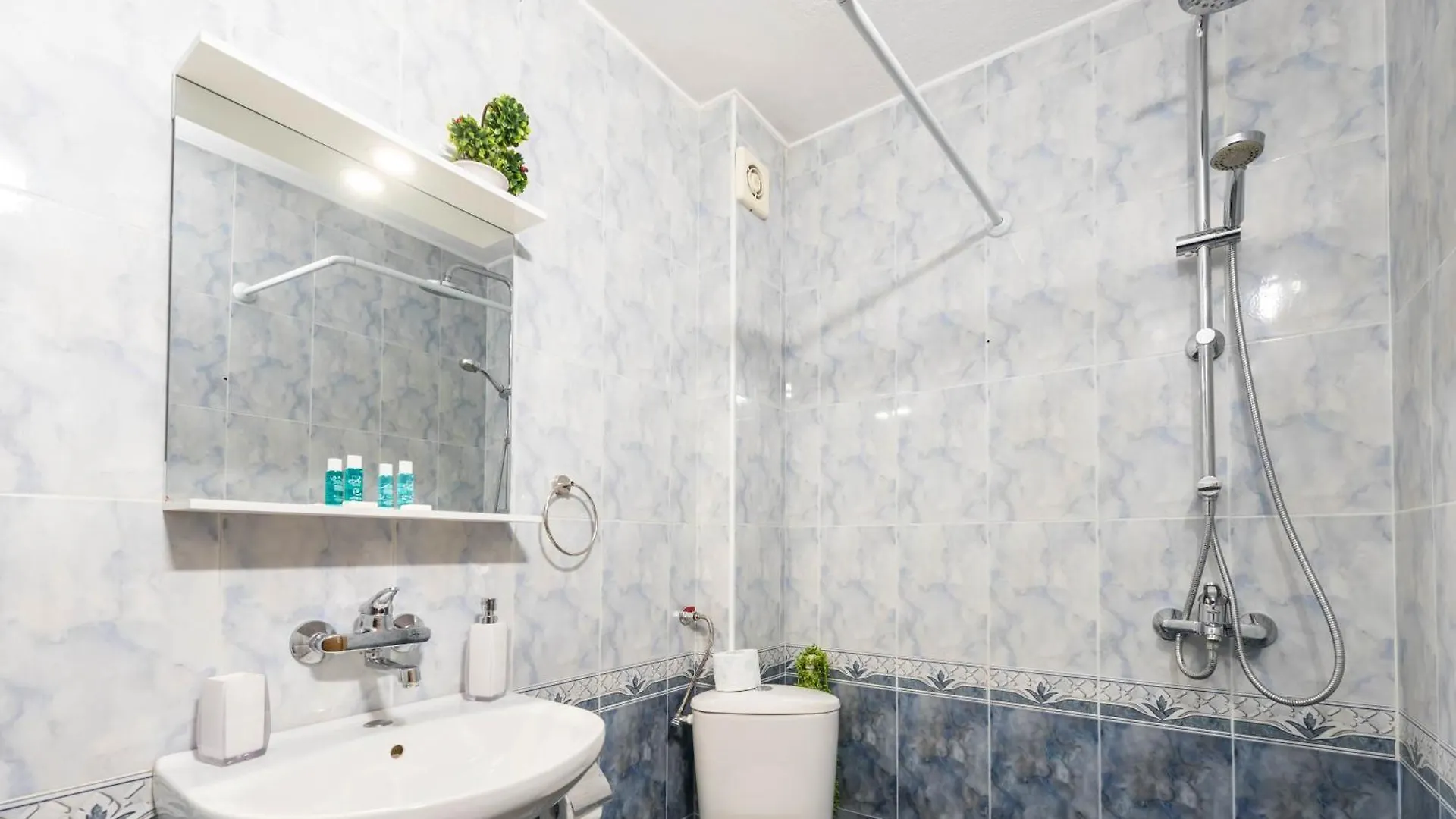 City Comfort & Beach Vibes Varna Apartment